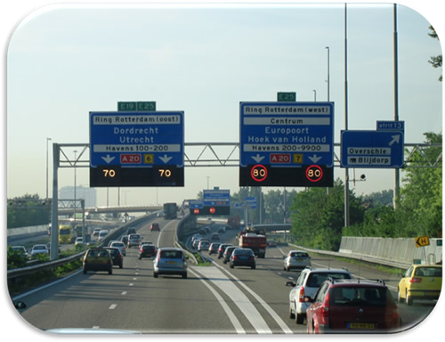 Figure 15. Photo. Speed Harmonization-The Netherlands. Photo showing an urban freeway in The Netherlands where speed harmonization is active.