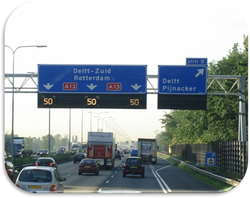 Figure 26. Photo. Speed Harmonization—The Netherlands. Photo of speed harmonization active on an urban freeway in The Netherlands.