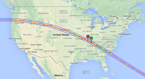 Map shows the path of the 2017 total solar eclipse across the United States. The path of the Moon's umbral shadow begins in northern Pacific and crosses the USA from west to east through parts of the following states: Oregon, Idaho, Montana, Wyoming, Nebraska, Kansas, Missouri, Illinois, Kentucky, Tennessee, North Carolina, Georgia, and South Carolina.