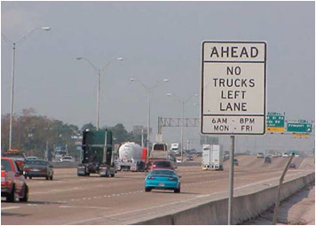 figure 11 - photo - Photograph showing an example sign for truck restrictions