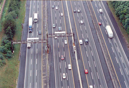 aerial photo of the New Jersey turnpike that shows dual-dual section of the roadway