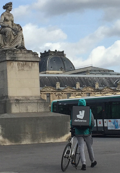 An instant delivery courier in Paris